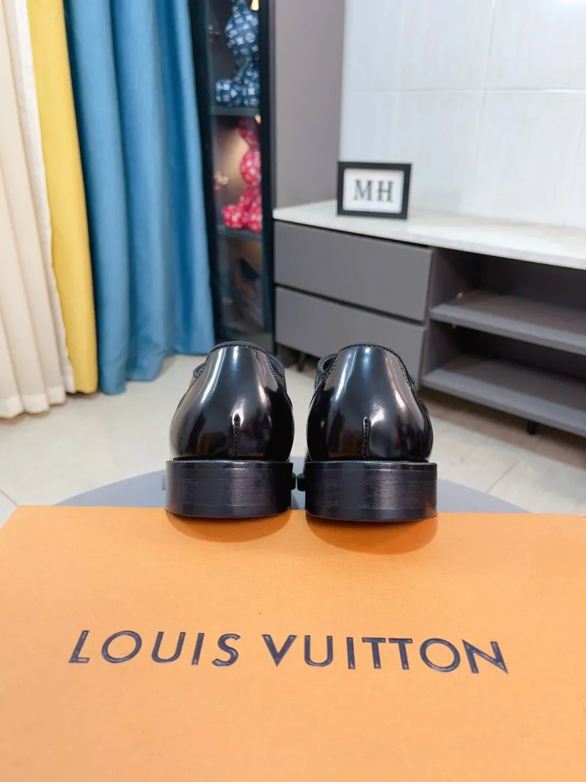 Men's shoes 💰540🌹🌹 [LV] Louis Vuitton's popular casual leather shoes 🎖Fashionable and elegant 🎖🎖Material: Original imported cowhide open edge beads, washed cowhide leather lining, original molded rubber outsole, high-end and classy, ​​elegant quality, instantly transforming into a handsome man ❤❤Standard\nNumber of sizes: 39-44, 38 45 46 customized